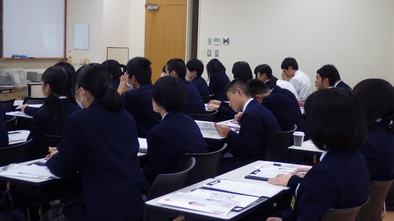 羽後高校説明の様子