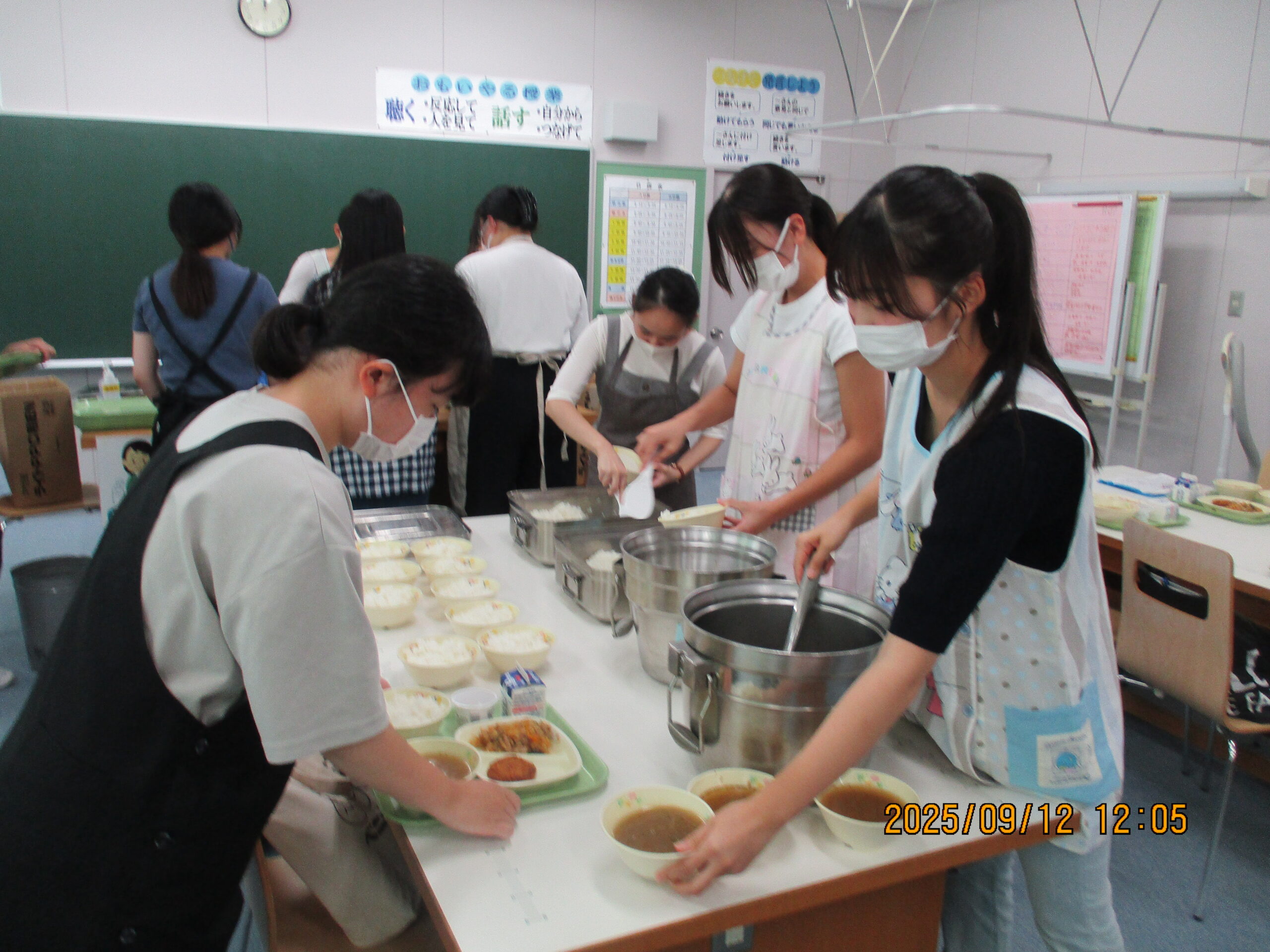 給食の試食